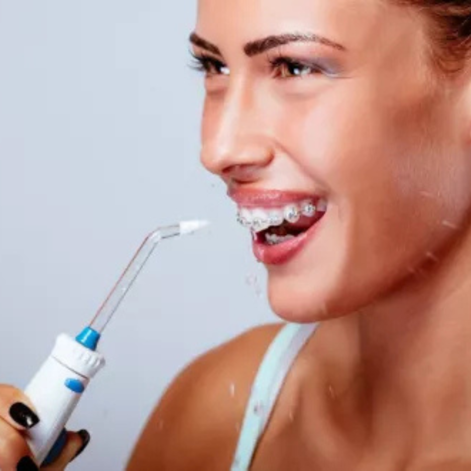 مجموعة تنظيف الأسنان الكاملة – خيط مائي + فرشاة أسنان