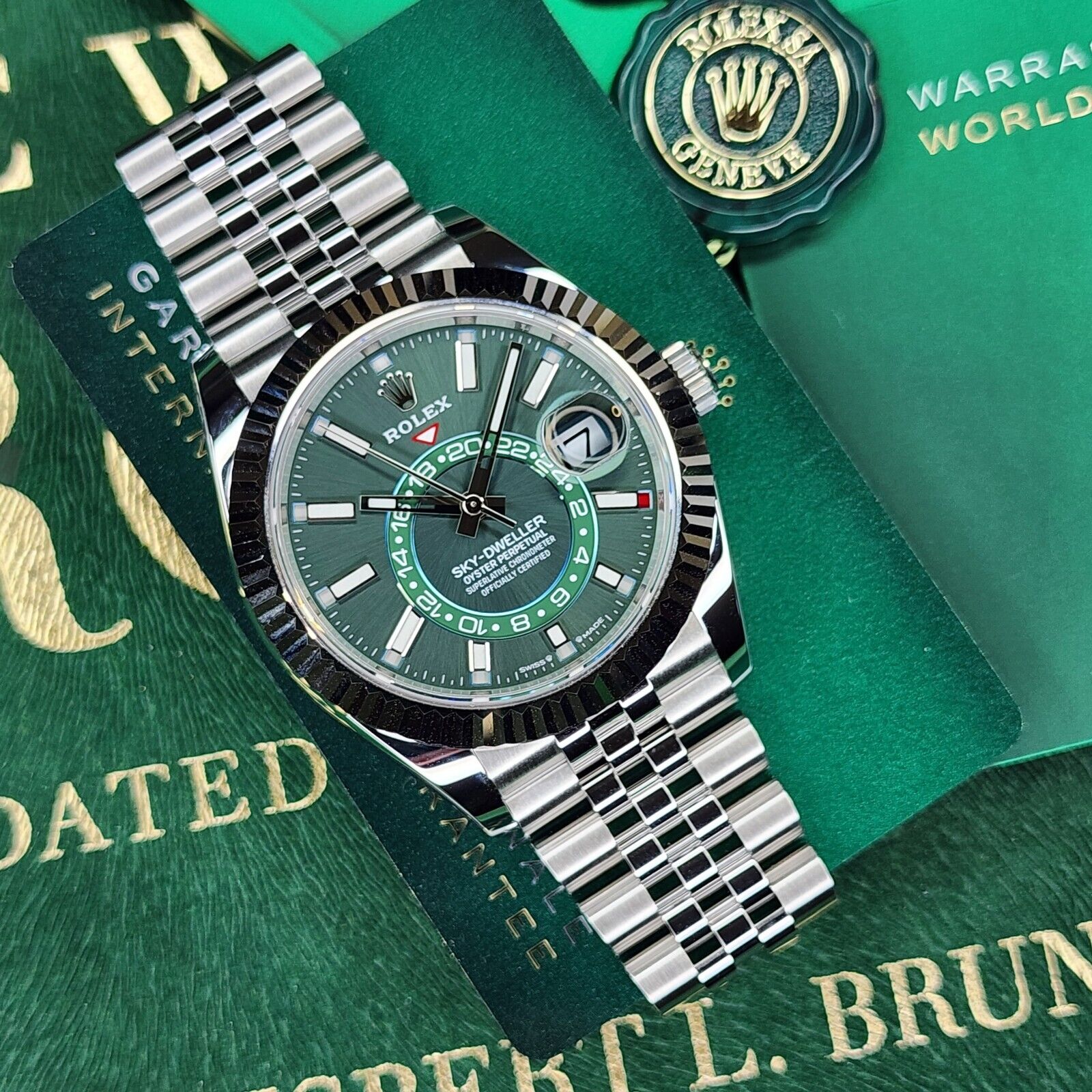 ROLEX SKY-DWELLER GREEN DIAL JUBILEE ساعة رولكس سكاي دويلر – قرص أخضر