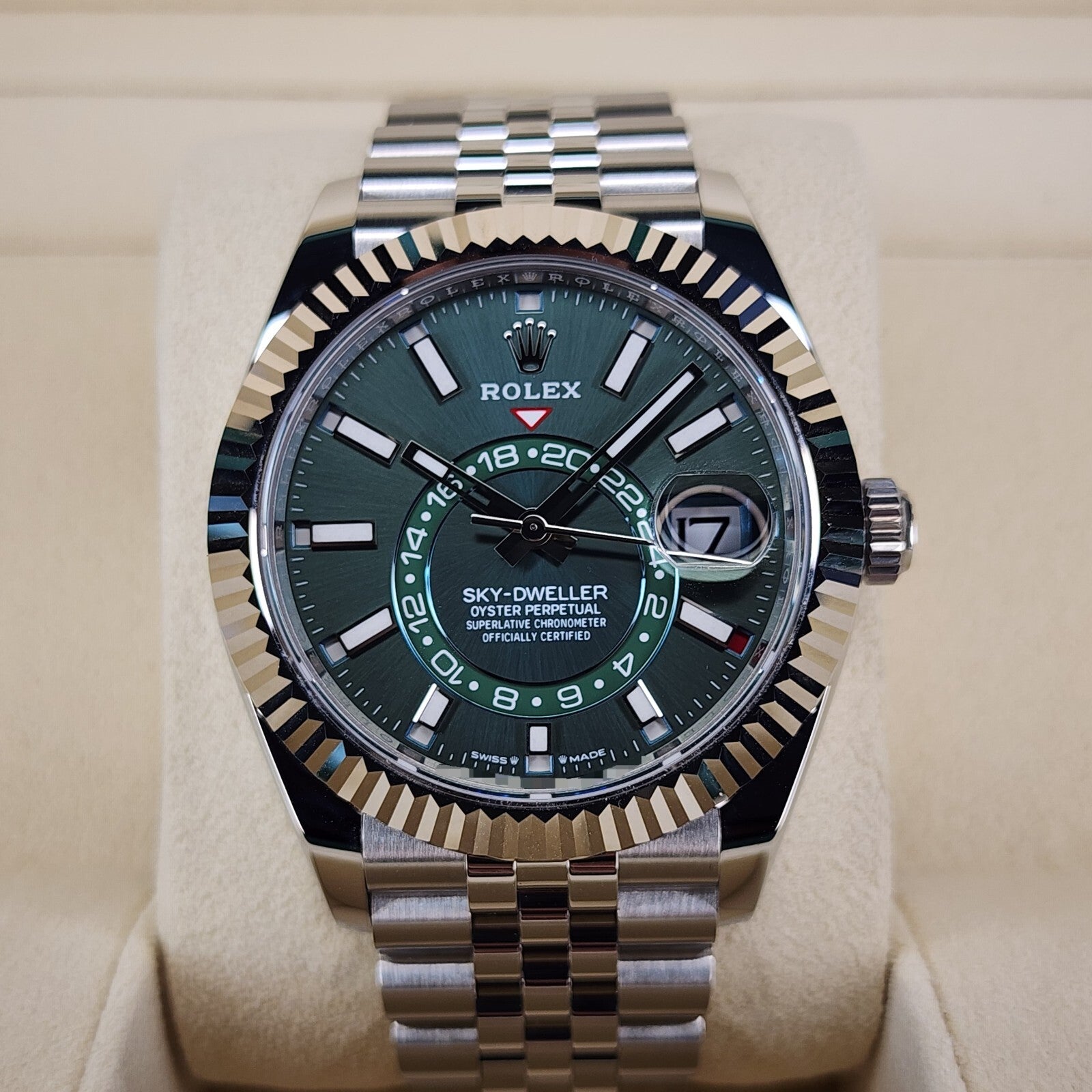 ROLEX SKY-DWELLER GREEN DIAL JUBILEE ساعة رولكس سكاي دويلر – قرص أخضر