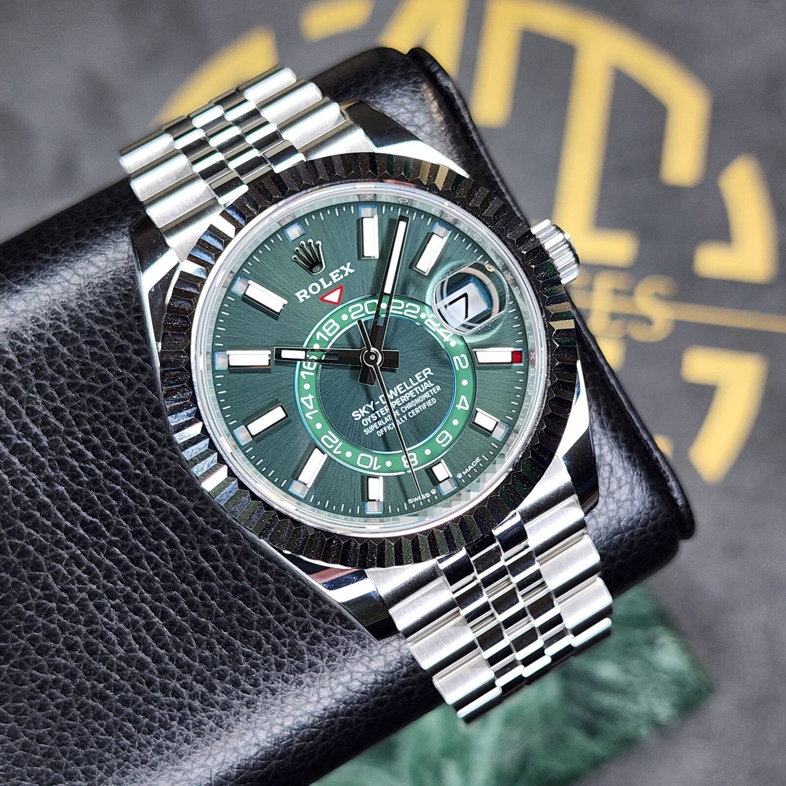 ROLEX SKY-DWELLER GREEN DIAL JUBILEE ساعة رولكس سكاي دويلر – قرص أخضر