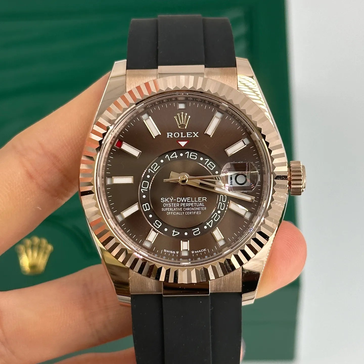 Rolex Sky-Dweller ساعة رولكس سكاي-دويلر