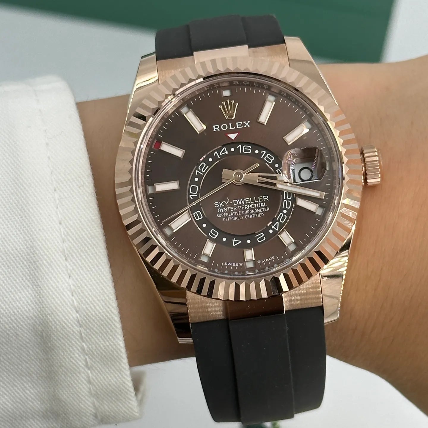 Rolex Sky-Dweller ساعة رولكس سكاي-دويلر